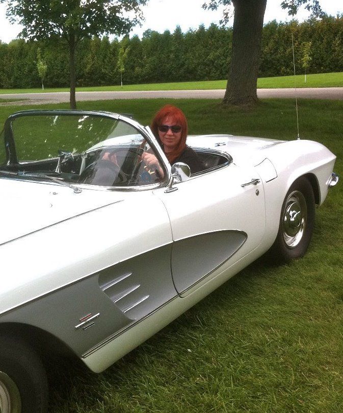 http://i854.photobucket.com/albums/ab101/DirtyGirlMovies/corvette_zpsef0465f3.jpg