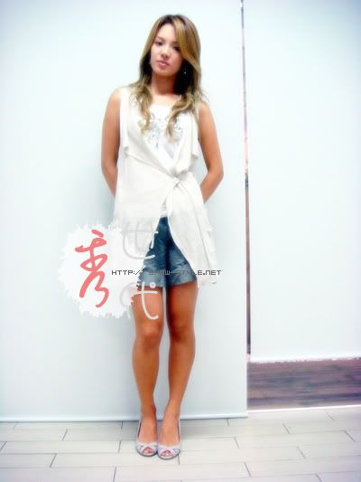 http://i854.photobucket.com/albums/ab110/wynquintela/snsd%20hyoyeon/7230f63ee12d80f3838b136e.jpg